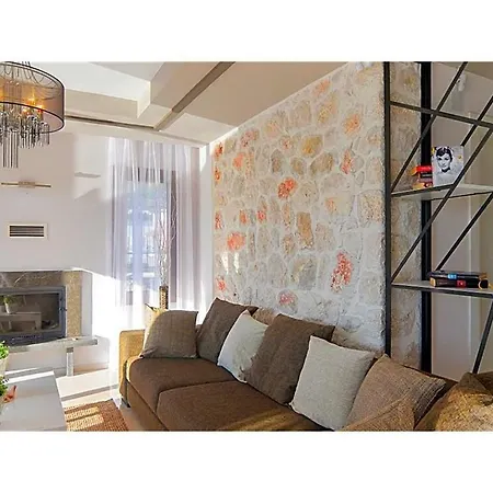Sleeps 10 Pool Air Con Wifi *